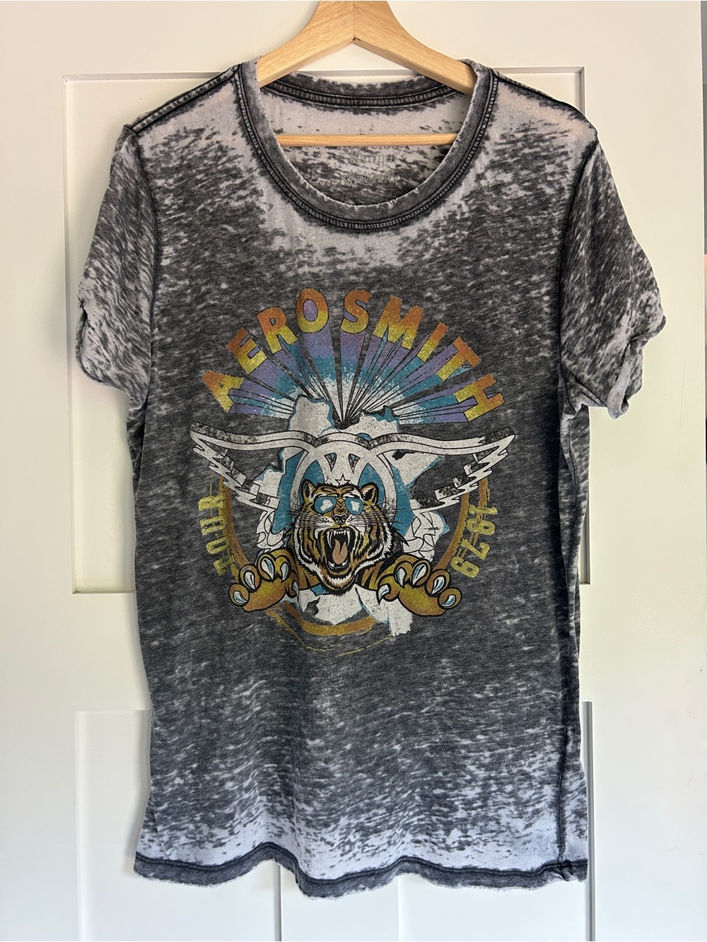 Recycled Karma Womens Gray Acid-Wash Aerosmith Graphic Tee with Multicolor Print